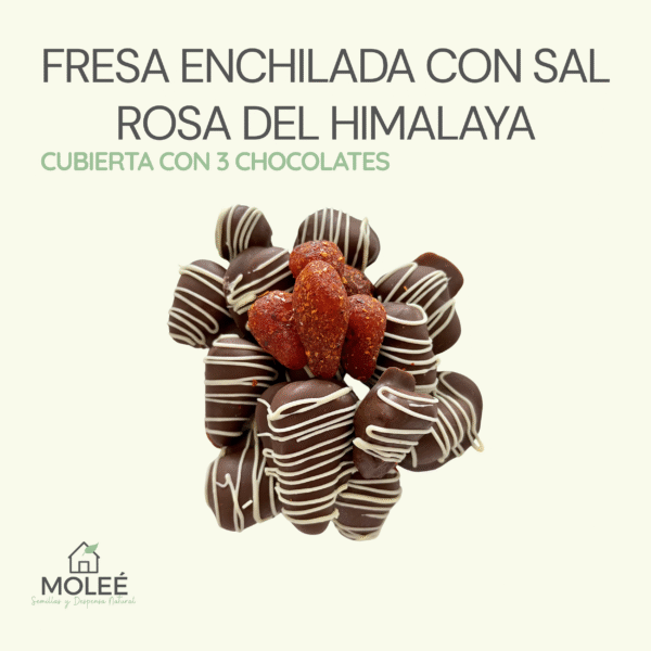 Fresa Enchilada Con Sal Rosa Del Himalaya Cubierta Con 3 Chocolates